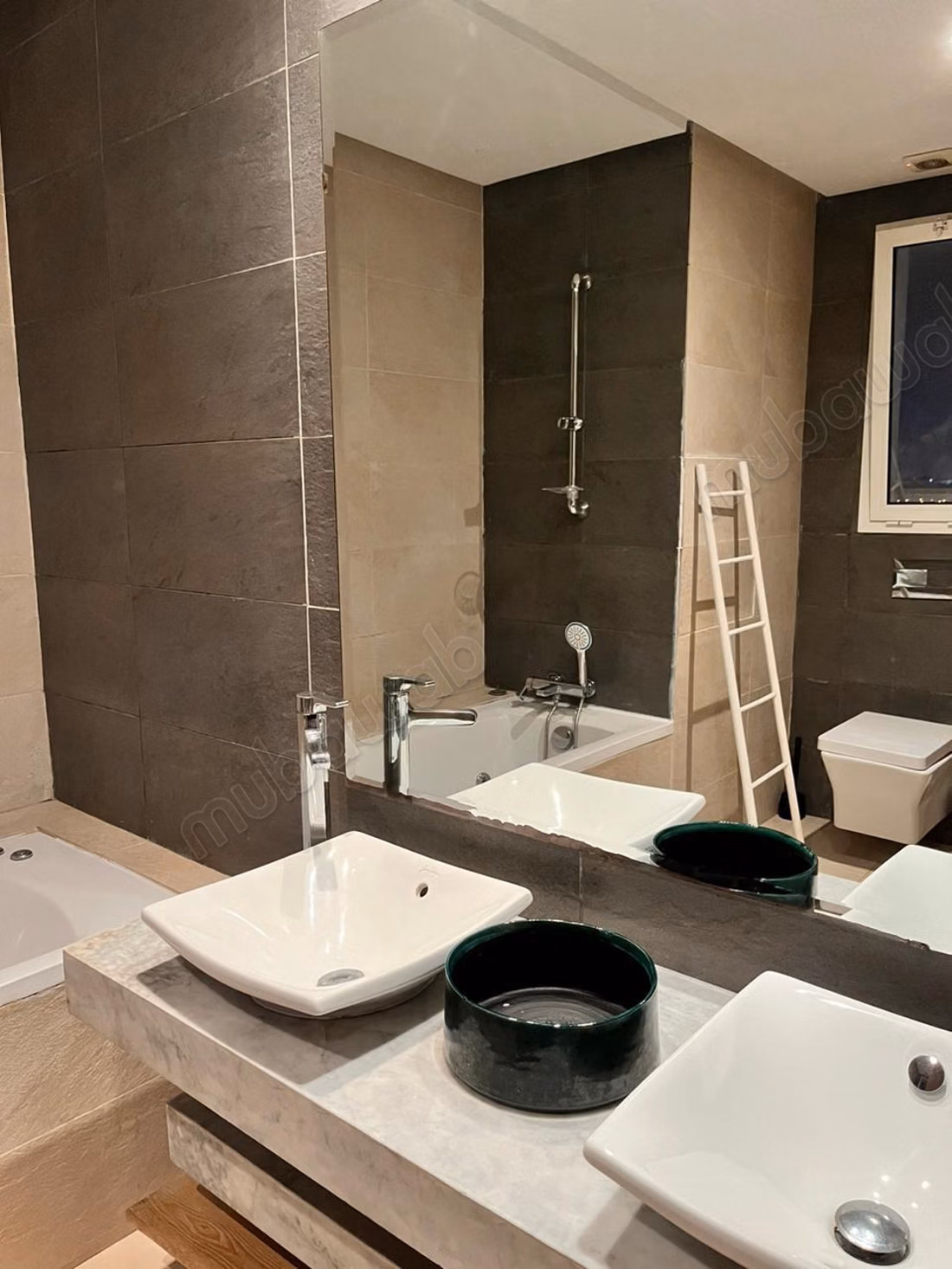 Affitto di un appartamento a Riyad. 4 camere confortevoli. Terrazza e ascensore