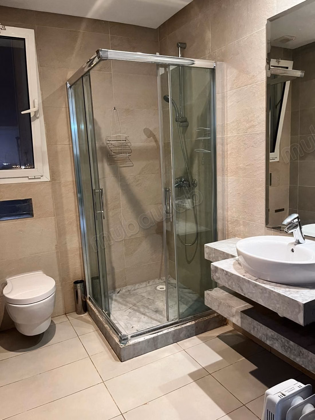 Affitto di un appartamento a Riyad. 4 camere confortevoli. Terrazza e ascensore