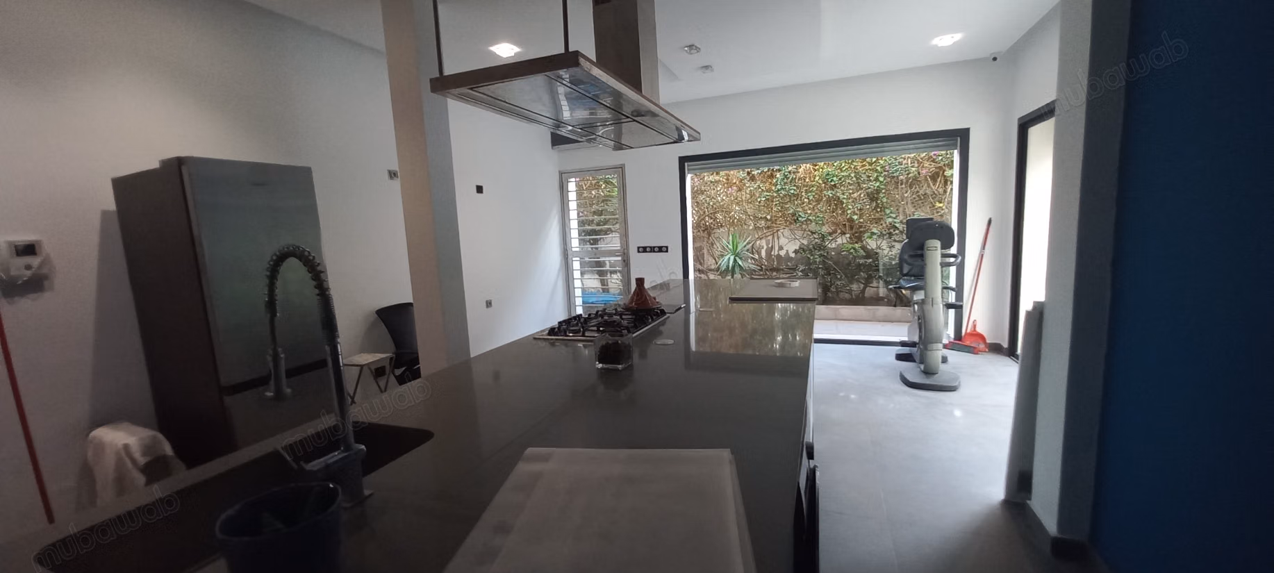 Luxury house for sale in Dar Bouazza. Total area 500 m². Pool, air conditioning
