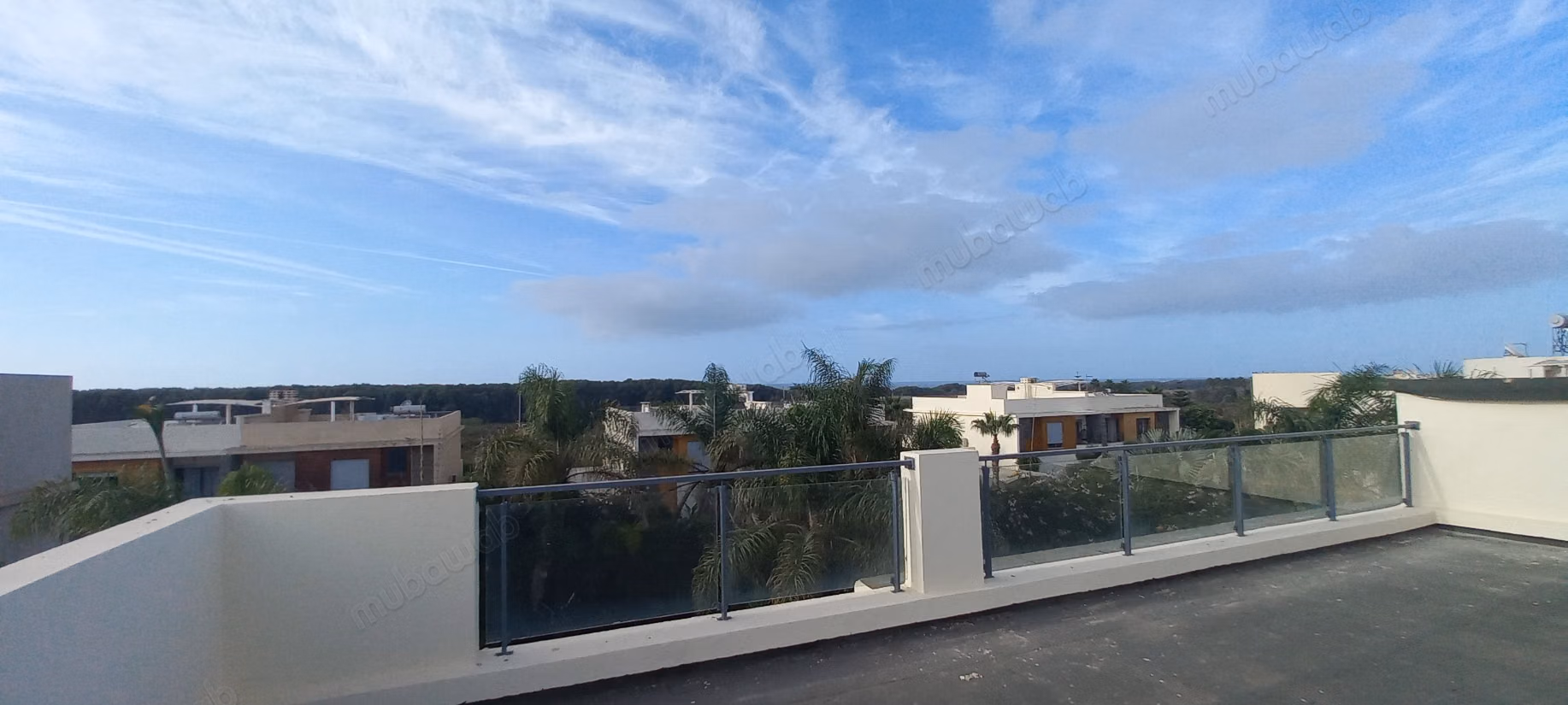 Luxury house for sale in Dar Bouazza. Total area 500 m². Pool, air conditioning