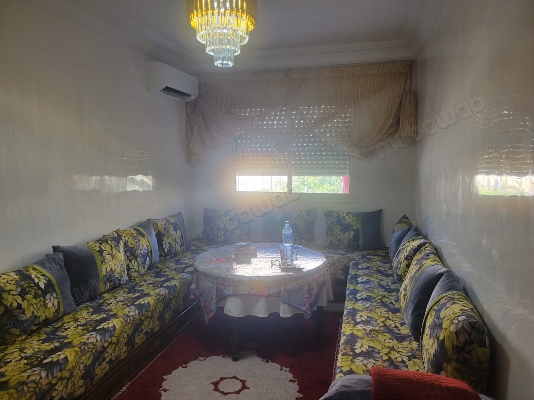Vente d'un bel appartement à Nassim 
1.4 grandes pièces. Porte blindée, antenne parabolique