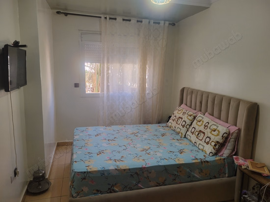 Vente d'un bel appartement à Nassim 
1.4 grandes pièces. Porte blindée, antenne parabolique