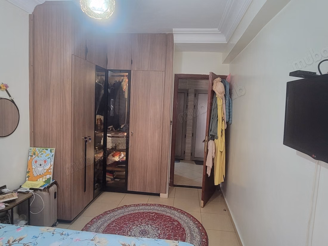 Vente d'un bel appartement à Nassim 
1.4 grandes pièces. Porte blindée, antenne parabolique