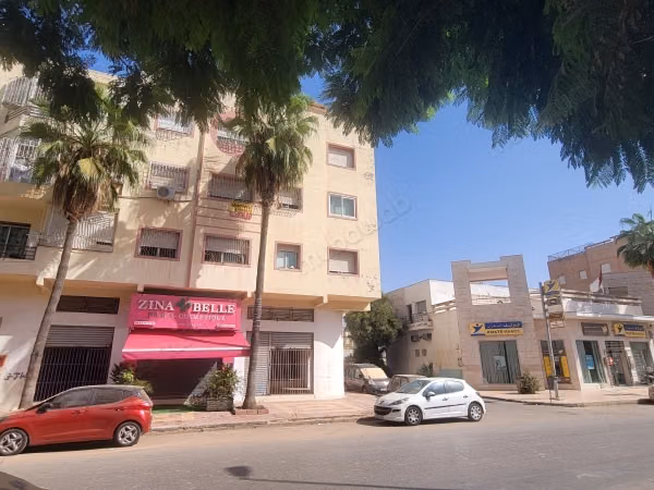 Vente d'un bel appartement à Nassim 
1.4 grandes pièces. Porte blindée, antenne parabolique