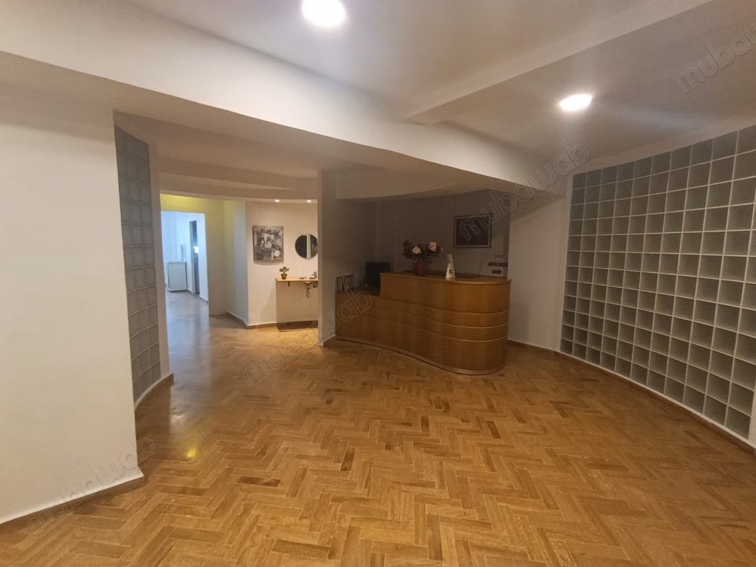 Bureau/Cabinet médical de 130m2 à la vente 
Bd Ziraoui