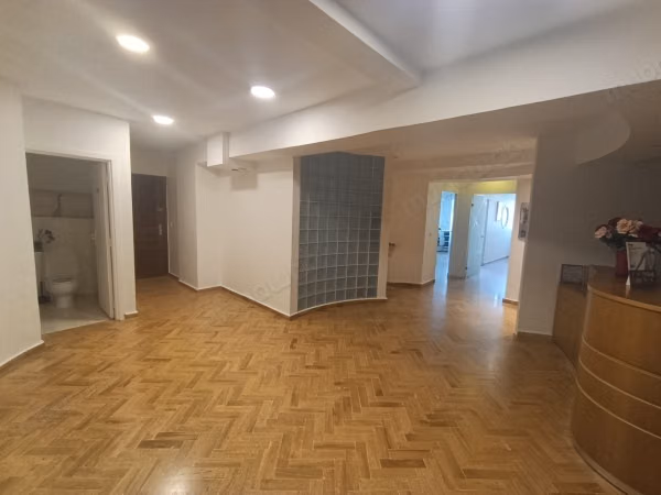 Medisch kantoor/klink voor 130m² te koop aan Bd Ziraoui