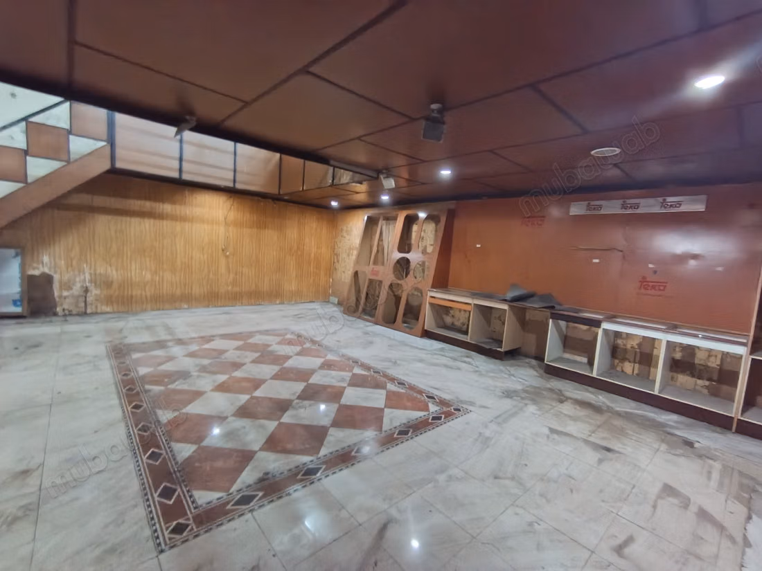 Local commercial de 720m2 à la location en plein Bd Abdelmoumen