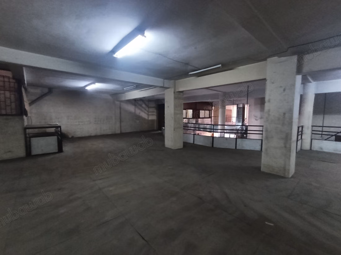 Local commercial de 720m2 à la location en plein Bd Abdelmoumen