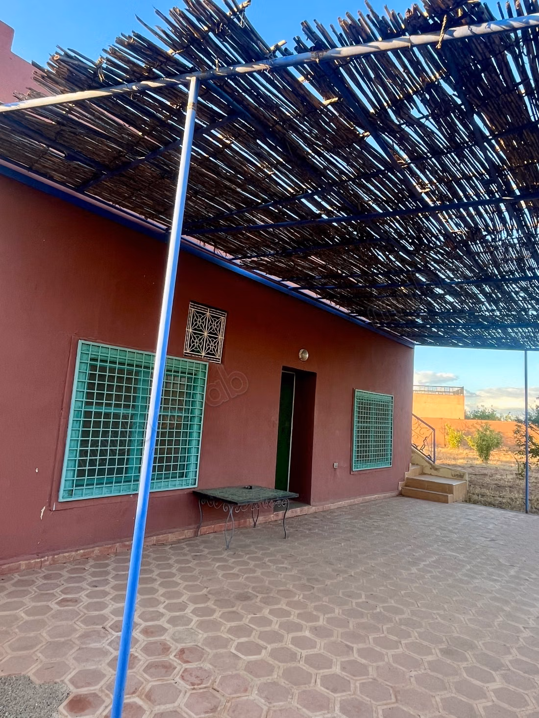 Farm for sale in Route de Ouarzazate.
Large area 7200 m²