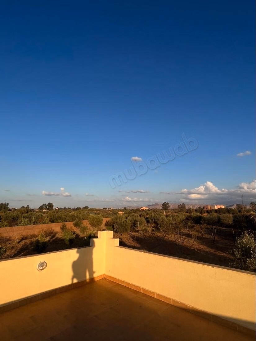 Farm for sale in Route de Ouarzazate.
Large area 7200 m²