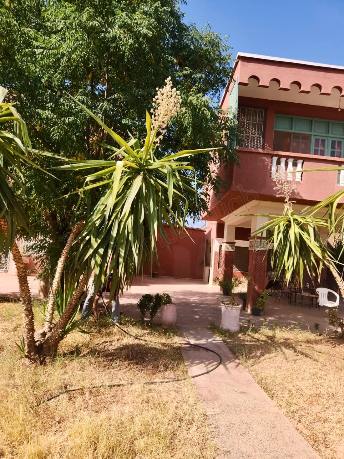 Farm for sale in Route de Ouarzazate.
Large area 7200 m²