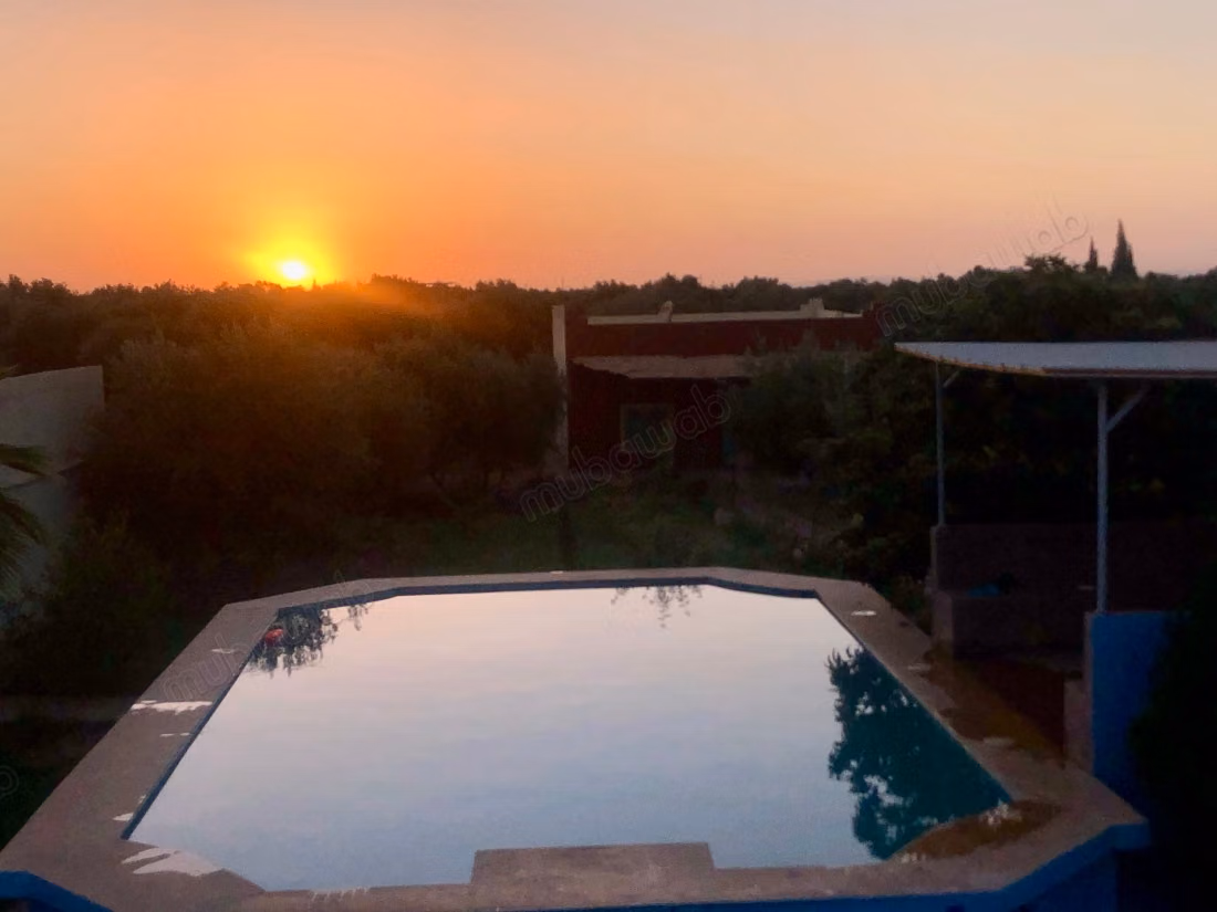 Farm for sale in Route de Ouarzazate.
Large area 7200 m²