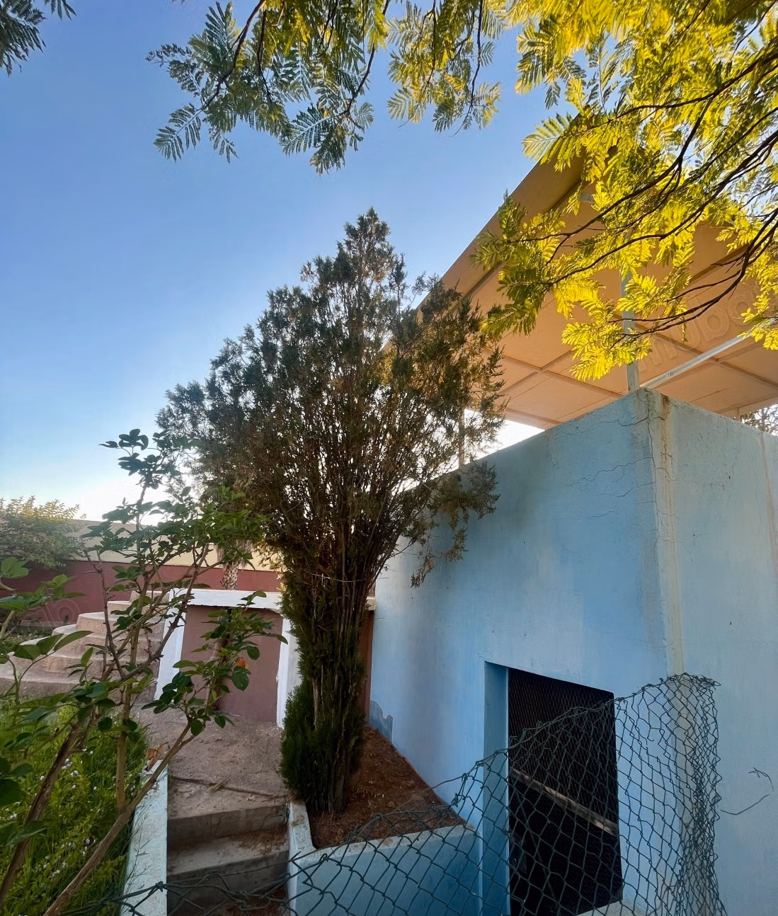 Farm for sale in Route de Ouarzazate.
Large area 7200 m²