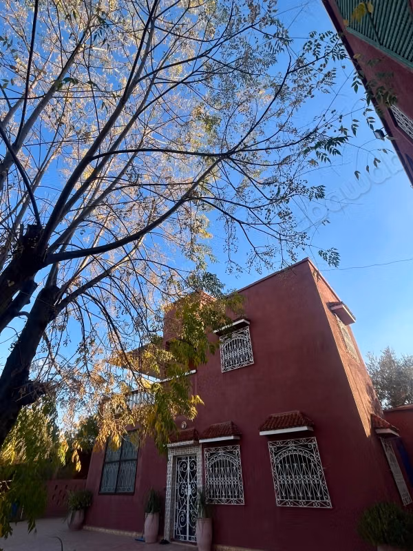 Farm for sale in Route de Ouarzazate.
Large area 7200 m²