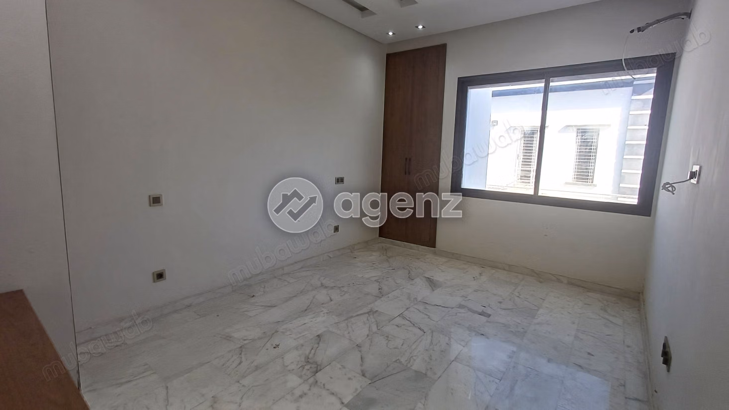 Villa à vendre 500 m², 4 chambres 
Sidi Maarouf 
Casablanca