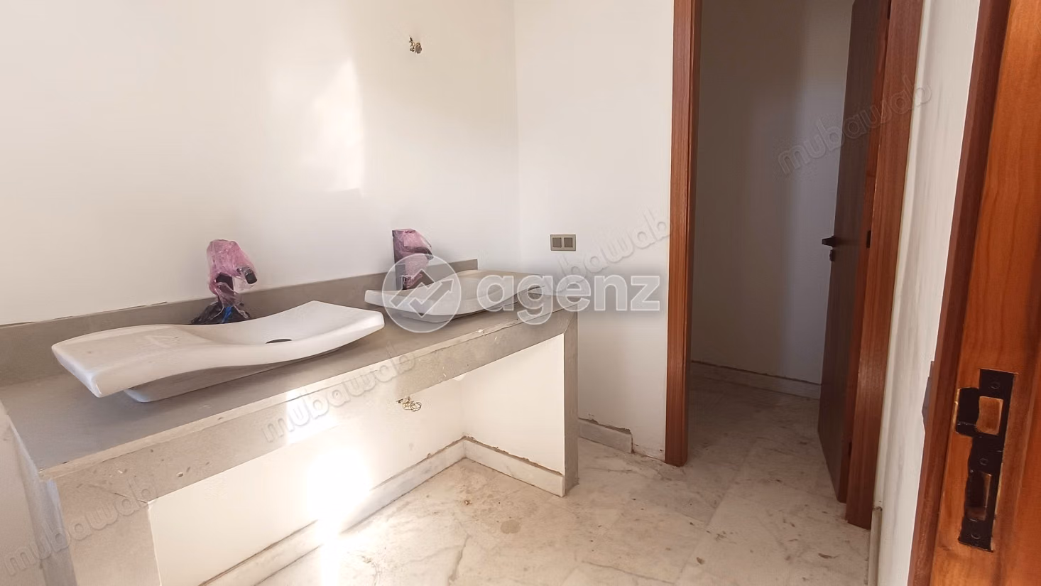 Villa à vendre 500 m², 4 chambres 
Sidi Maarouf 
Casablanca