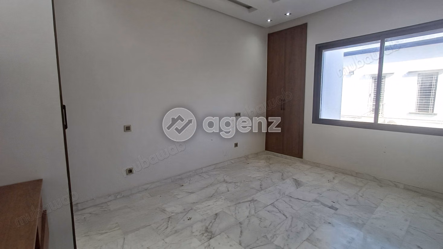 Villa à vendre 500 m², 4 chambres 
Sidi Maarouf 
Casablanca