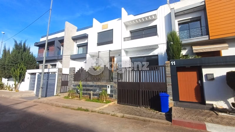 Villa à vendre 500 m², 4 chambres 
Sidi Maarouf 
Casablanca