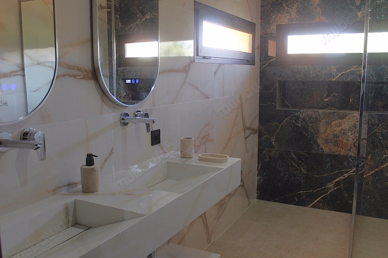 Beautiful semi-furnished villa with 5 bedrooms