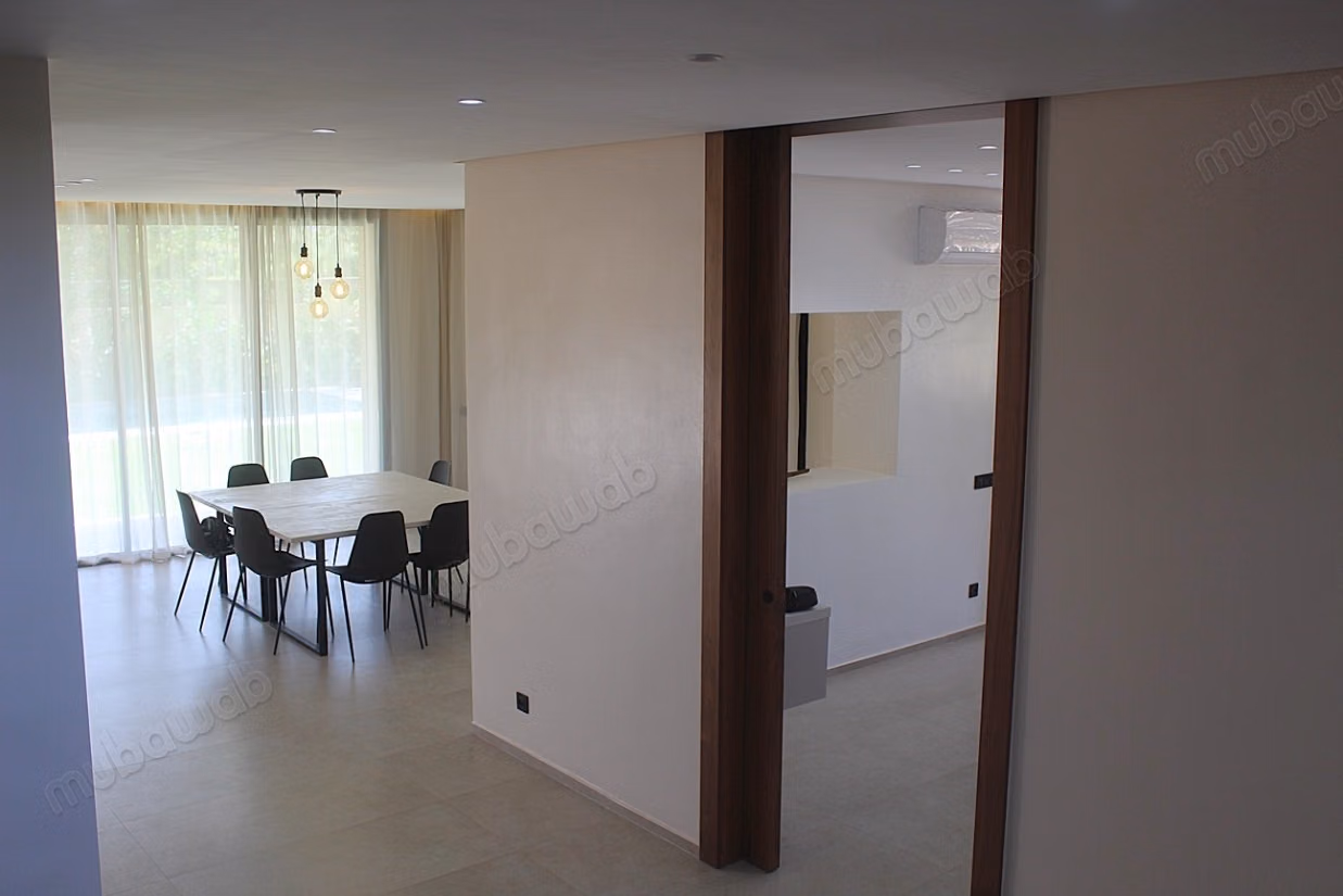 Beautiful semi-furnished villa with 5 bedrooms