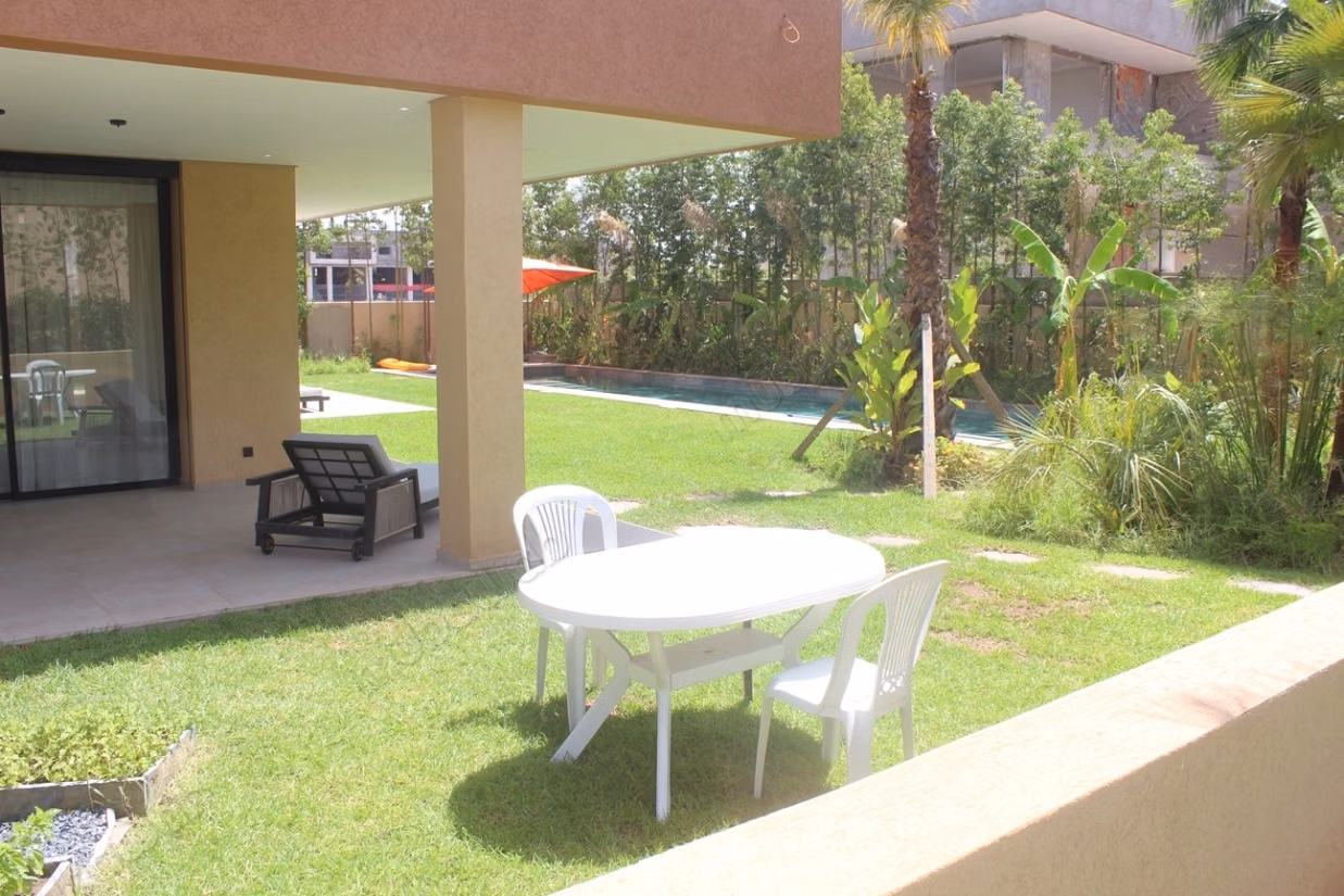 Beautiful semi-furnished villa with 5 bedrooms