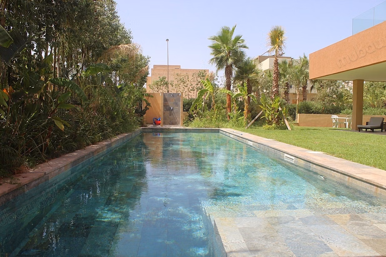 Beautiful semi-furnished villa with 5 bedrooms