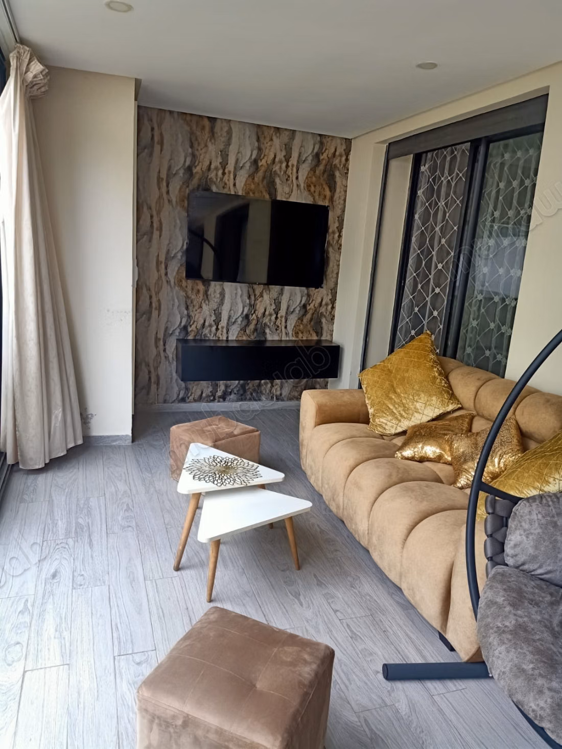 À louer appartement meublé avec piscine et jardin