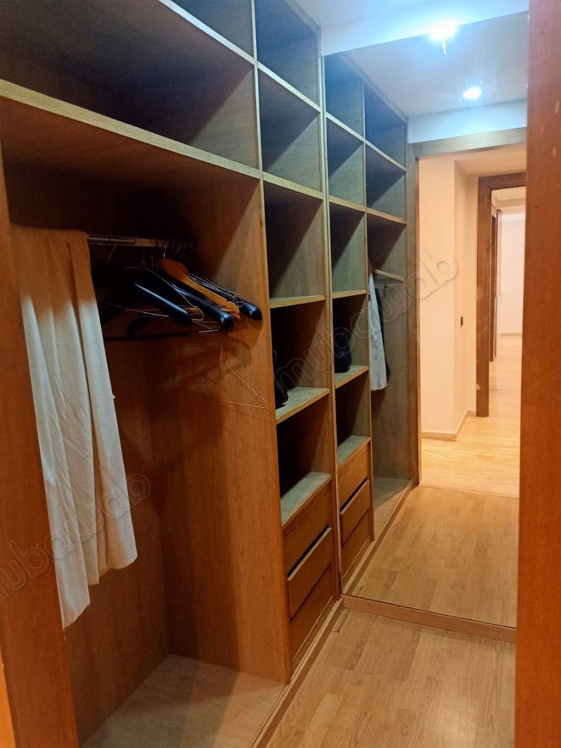 À louer appartement meublé avec piscine et jardin
