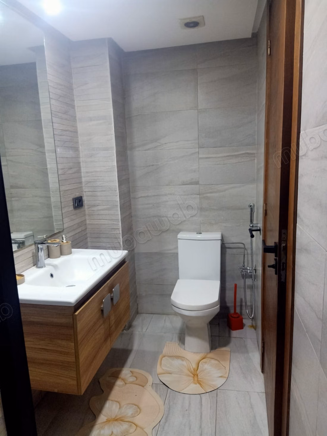 À louer appartement meublé avec piscine et jardin