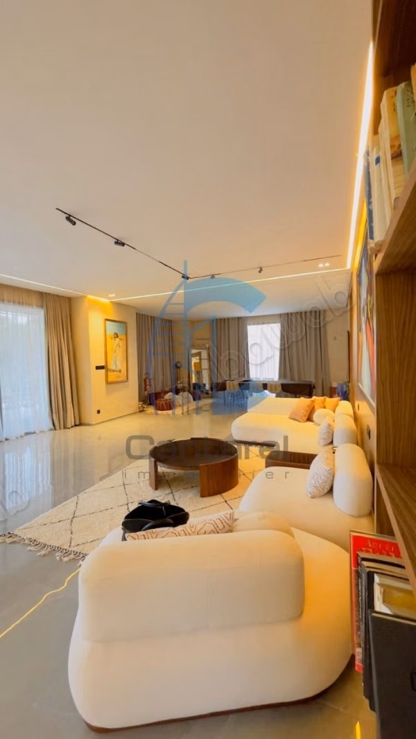 Villa al piano terra su 10.800 m²
