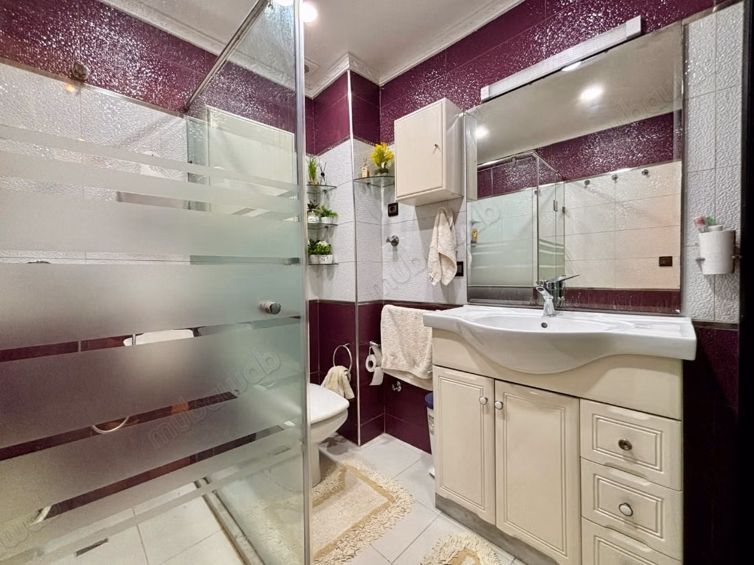 À vendre appartement rénové avec deux façades — 6