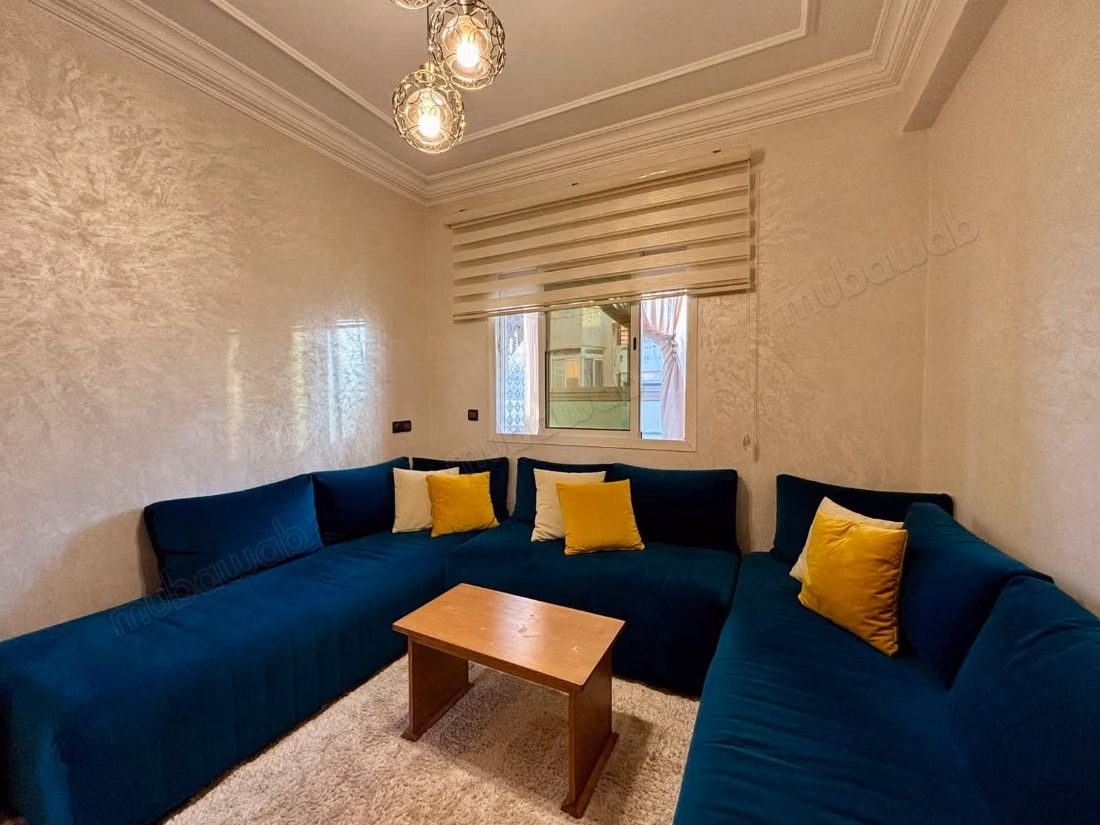 À vendre appartement rénové avec deux façades — 4