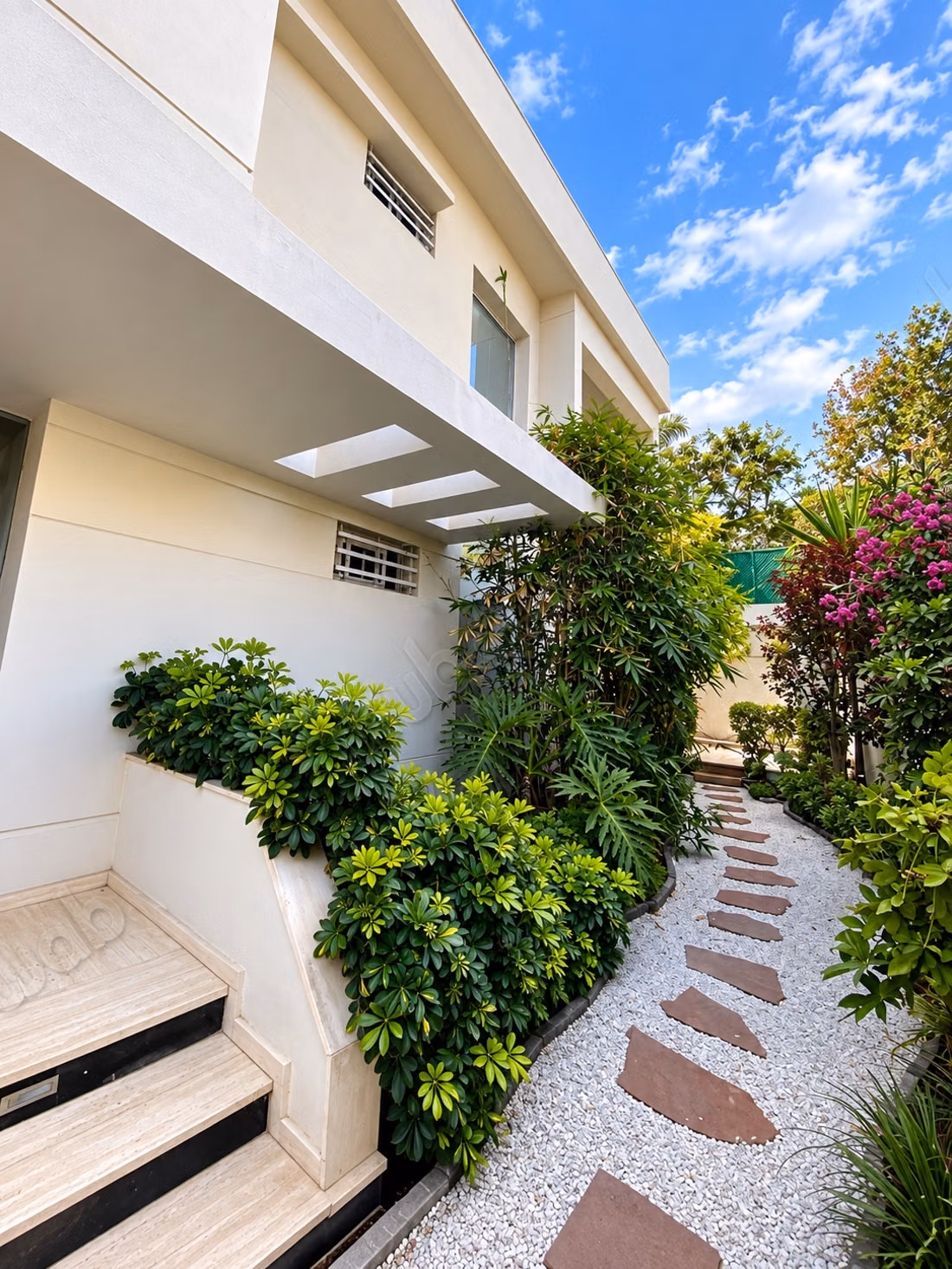 Prachtig huis te huur in Laymoune. Totale oppervlakte 375 m². Gemeubileerd