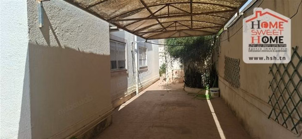 Villa Hasnia à vendre à Kheireddine