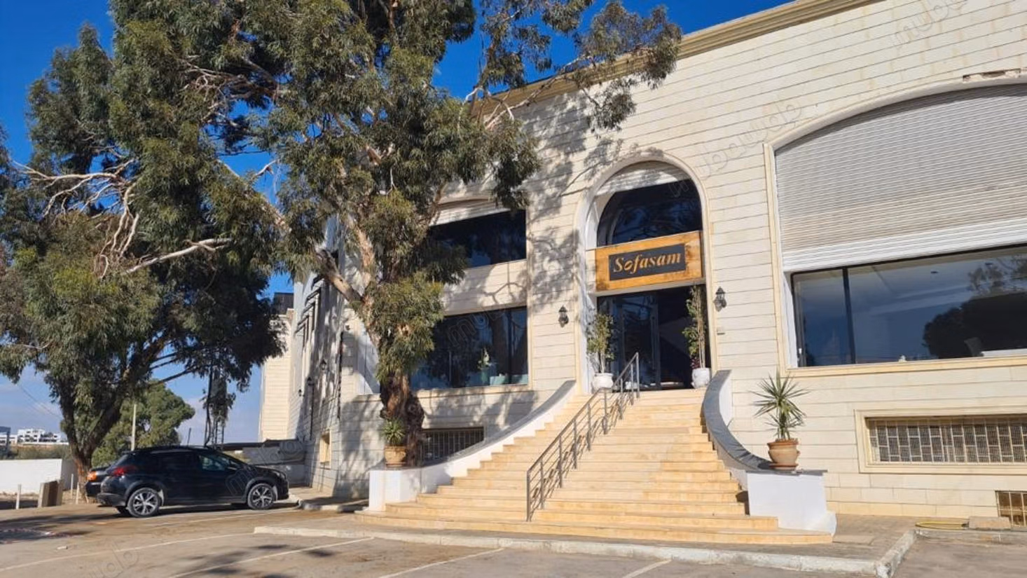 For rent — industrial workshop, depot & offices