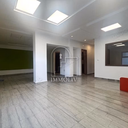 A louer un open space de 100m² au Lac 2