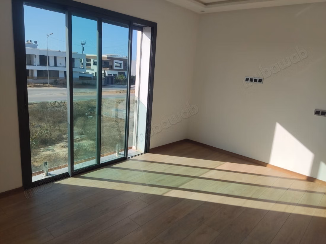 Villa for sale with sea view never inhabited