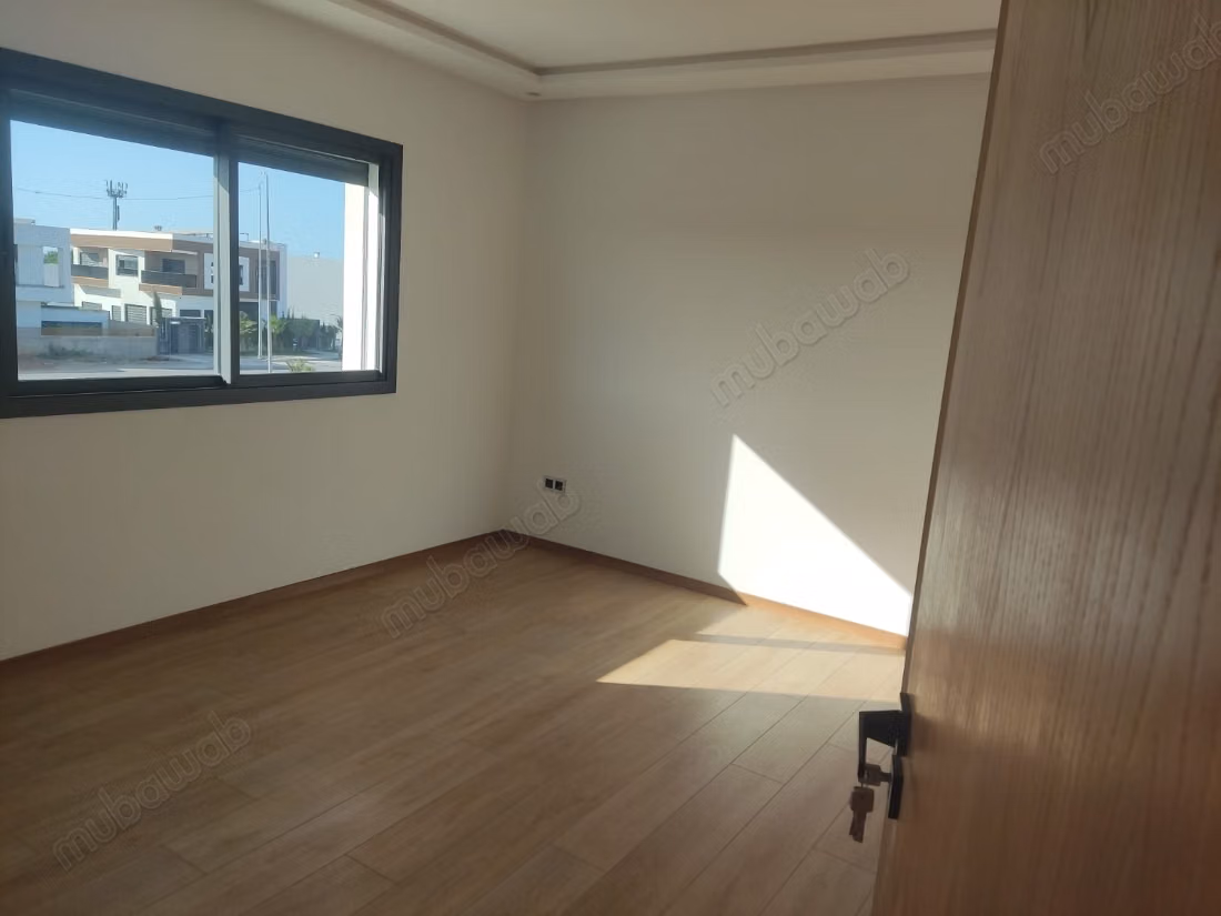 Villa for sale with sea view never inhabited