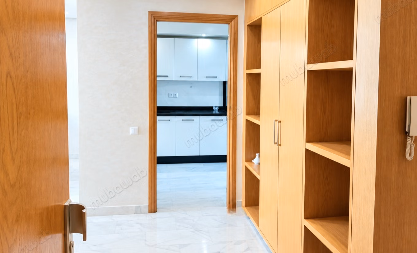 Affitto a lungo termine appartamento arredato con 2 camere da letto di 114 m² a Casablanca Finance City