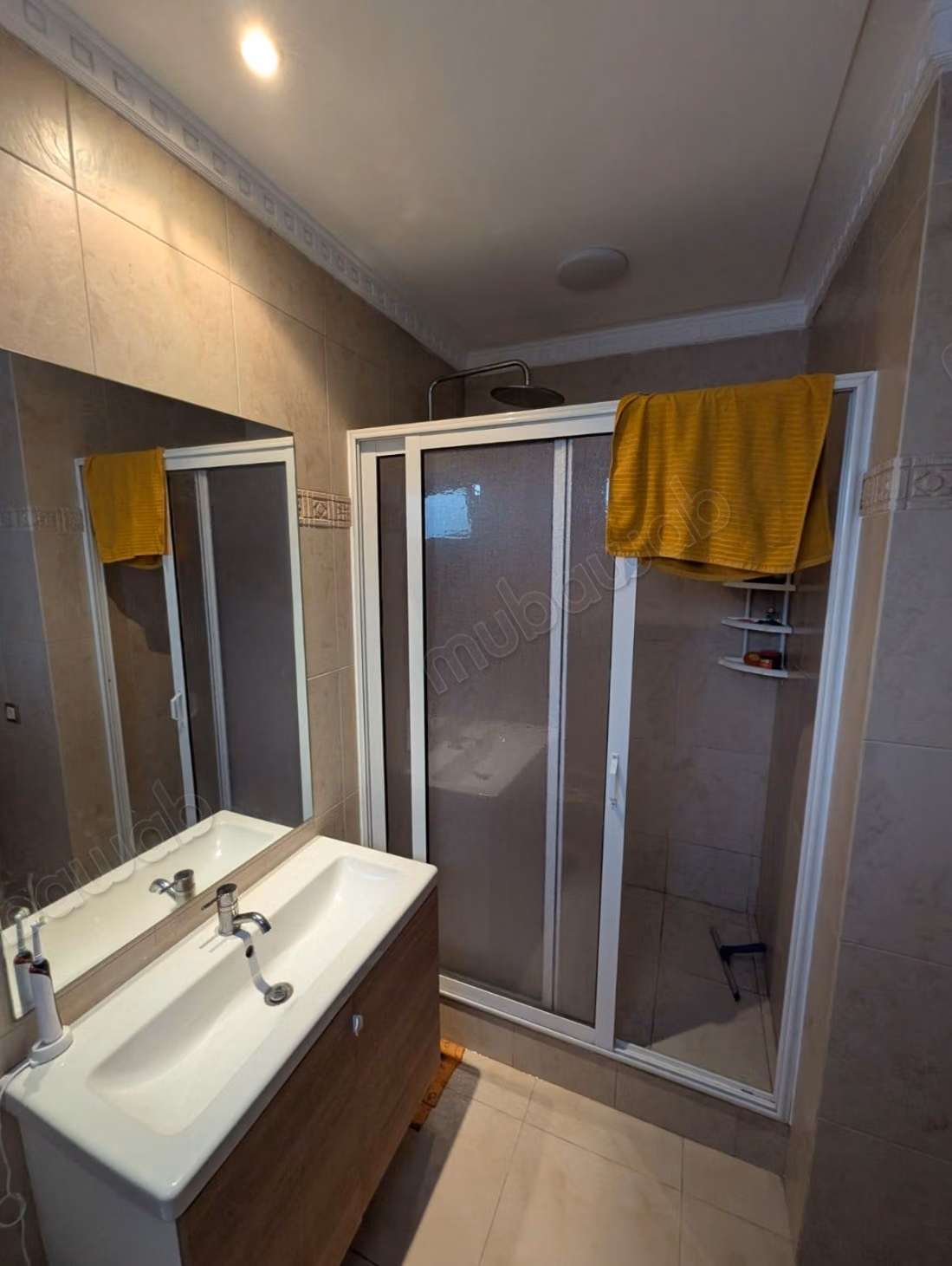 In affitto – grande studio con cortile e patio – Gauthier