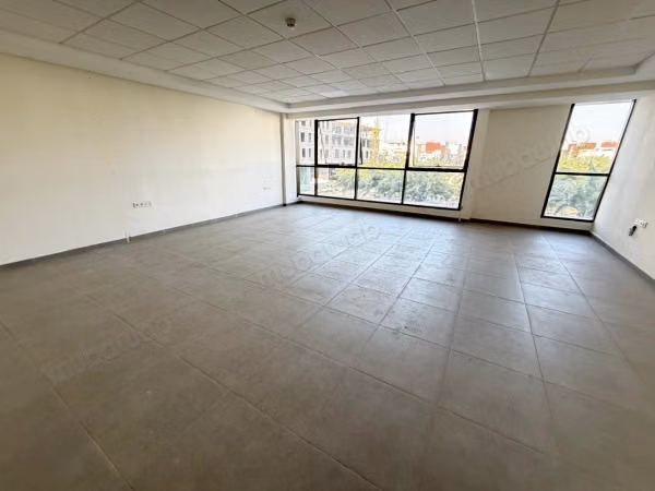Ufficio in affitto – 65 m² nel centro città