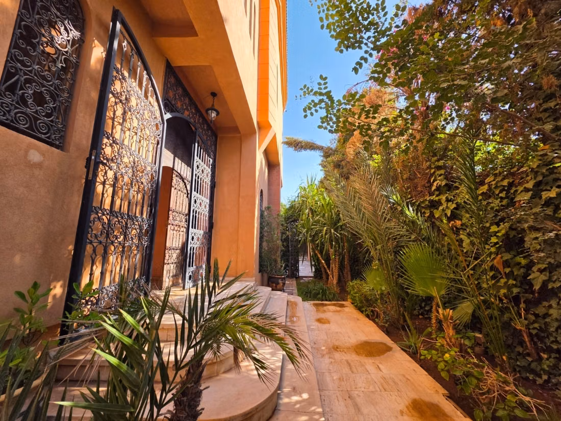 Luxury villa for sale in Targa – 800 m