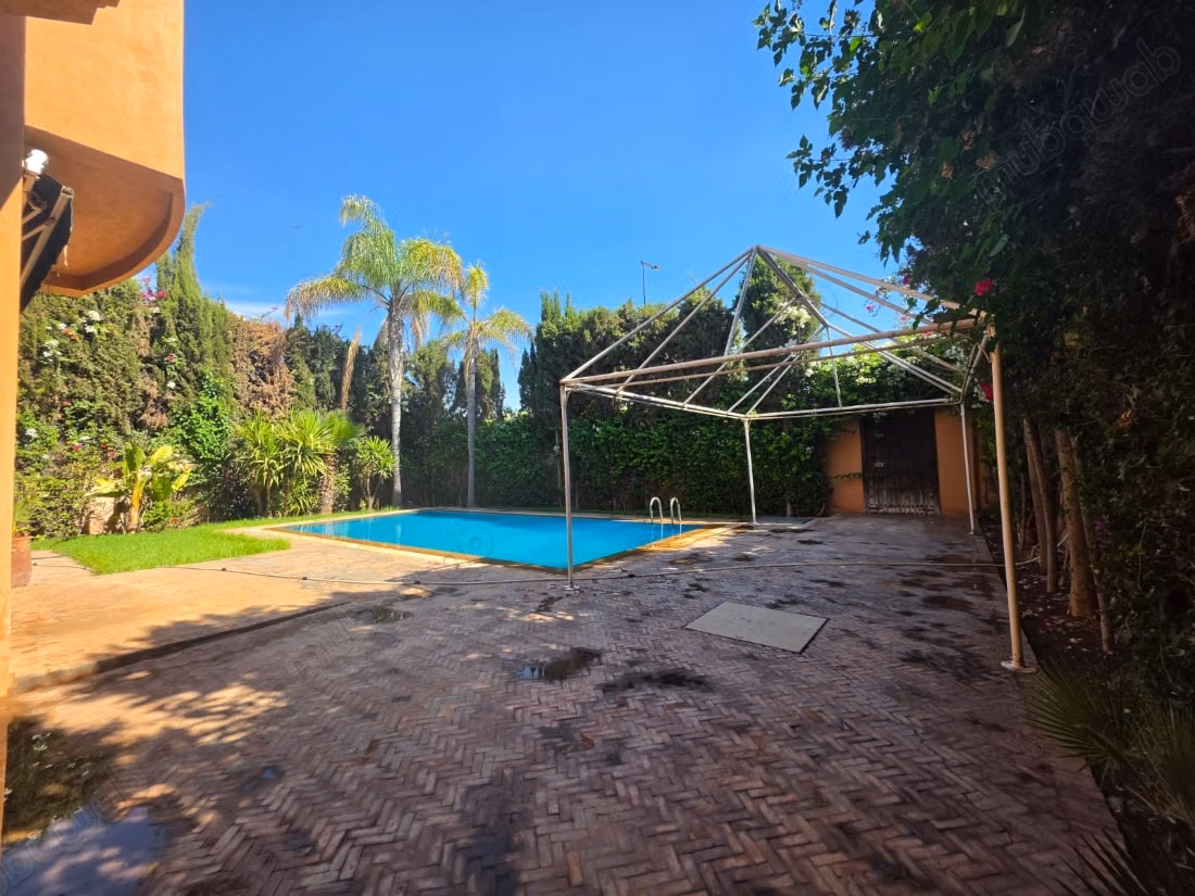 Luxury villa for sale in Targa – 800 m