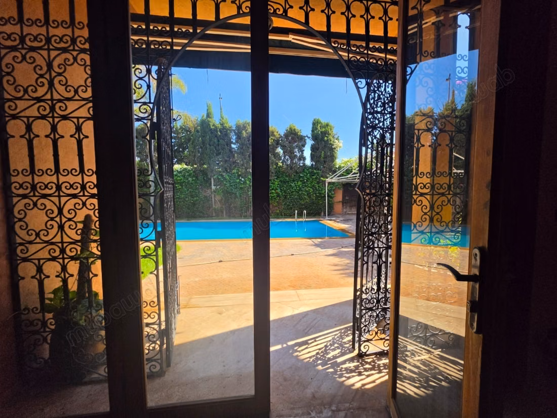 Luxury villa for sale in Targa – 800 m