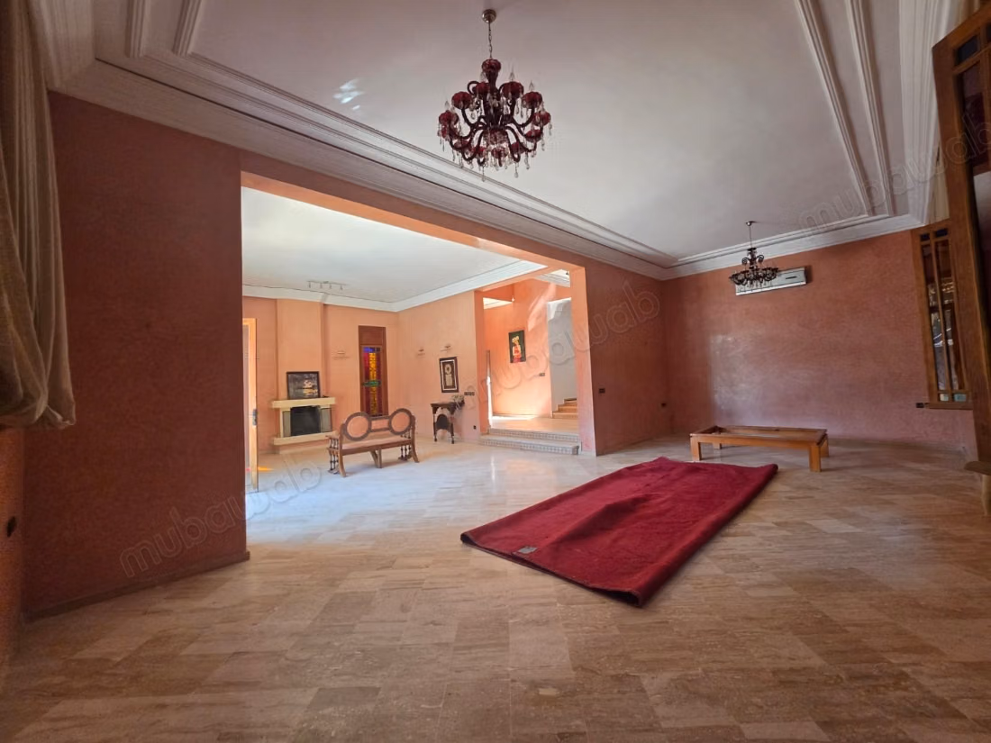Luxury villa for sale in Targa – 800 m