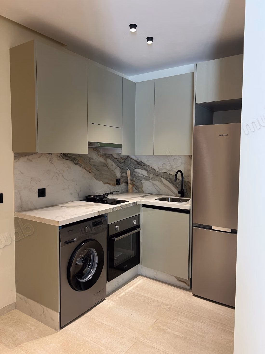 Luxe gemeubileerde studio nooit bewoond in OASIS