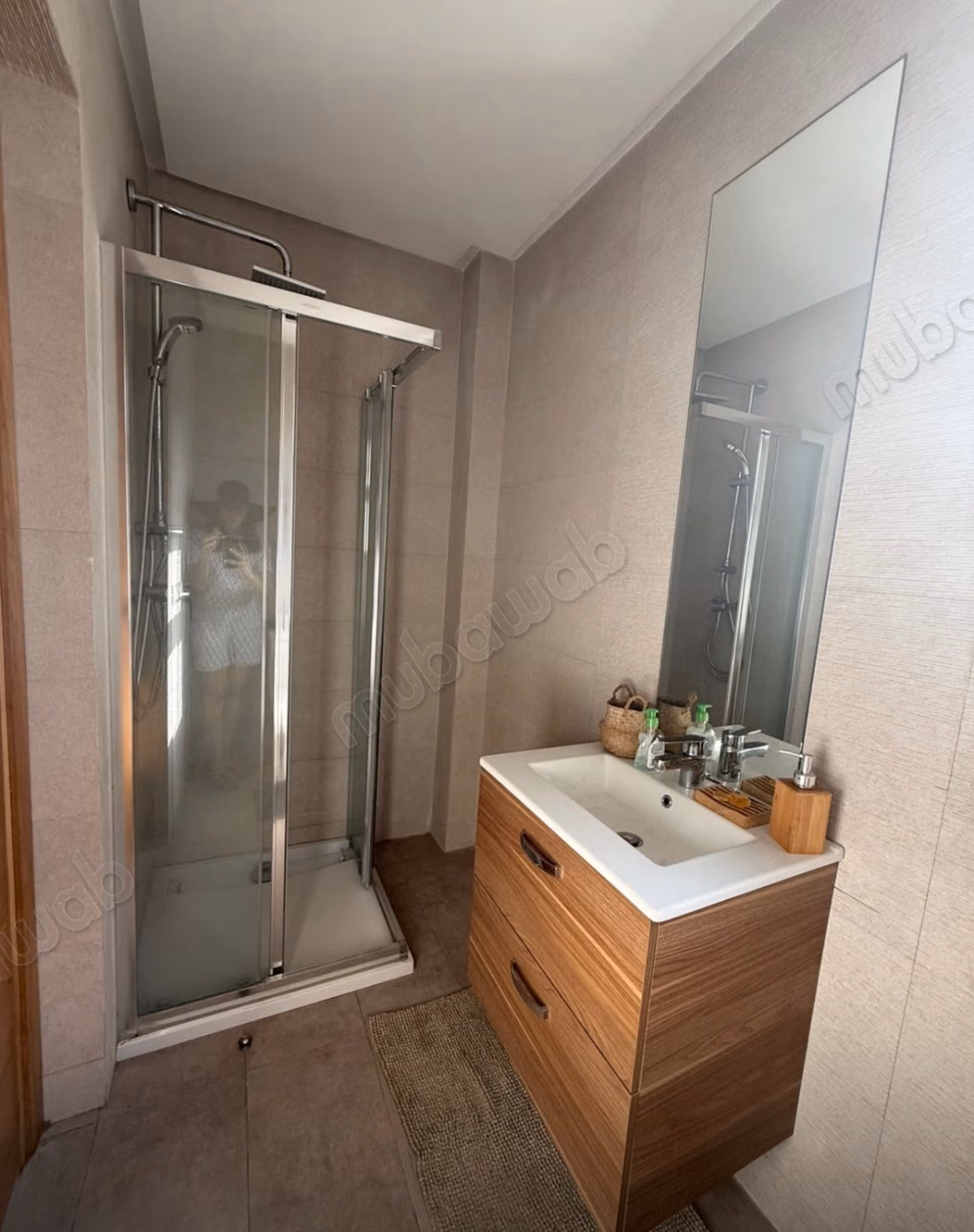 Bellissimo appartamento in affitto a Ferme Bretonne Hay Arraha. Superficie di 130 m². Ben arredato