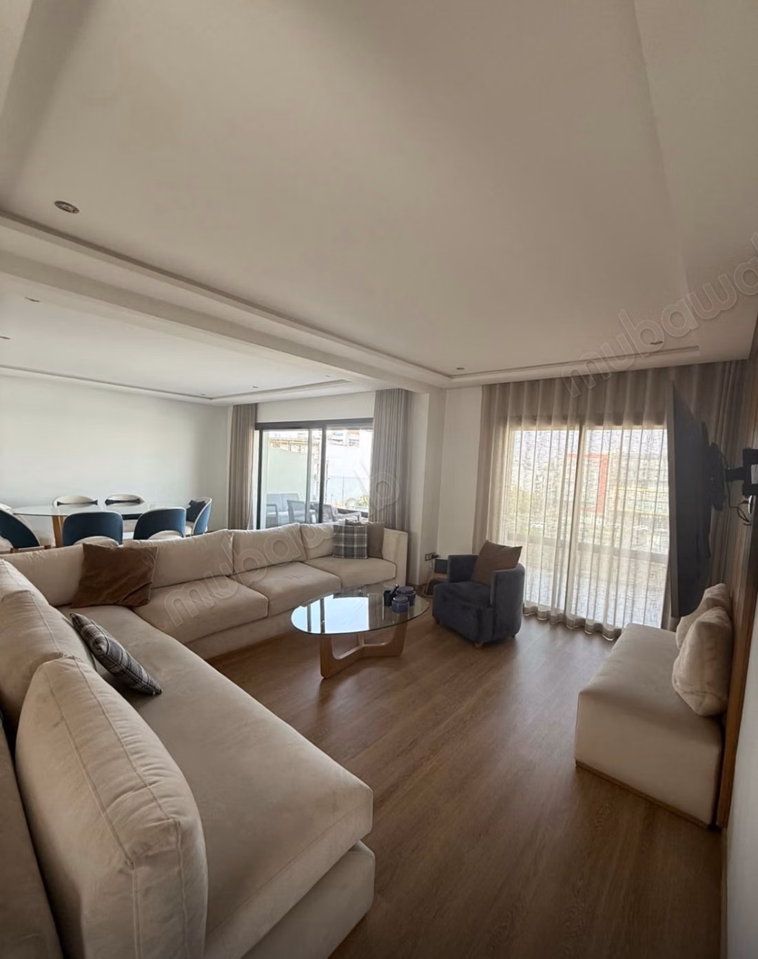 Bellissimo appartamento in affitto a Ferme Bretonne Hay Arraha. Superficie di 130 m². Ben arredato