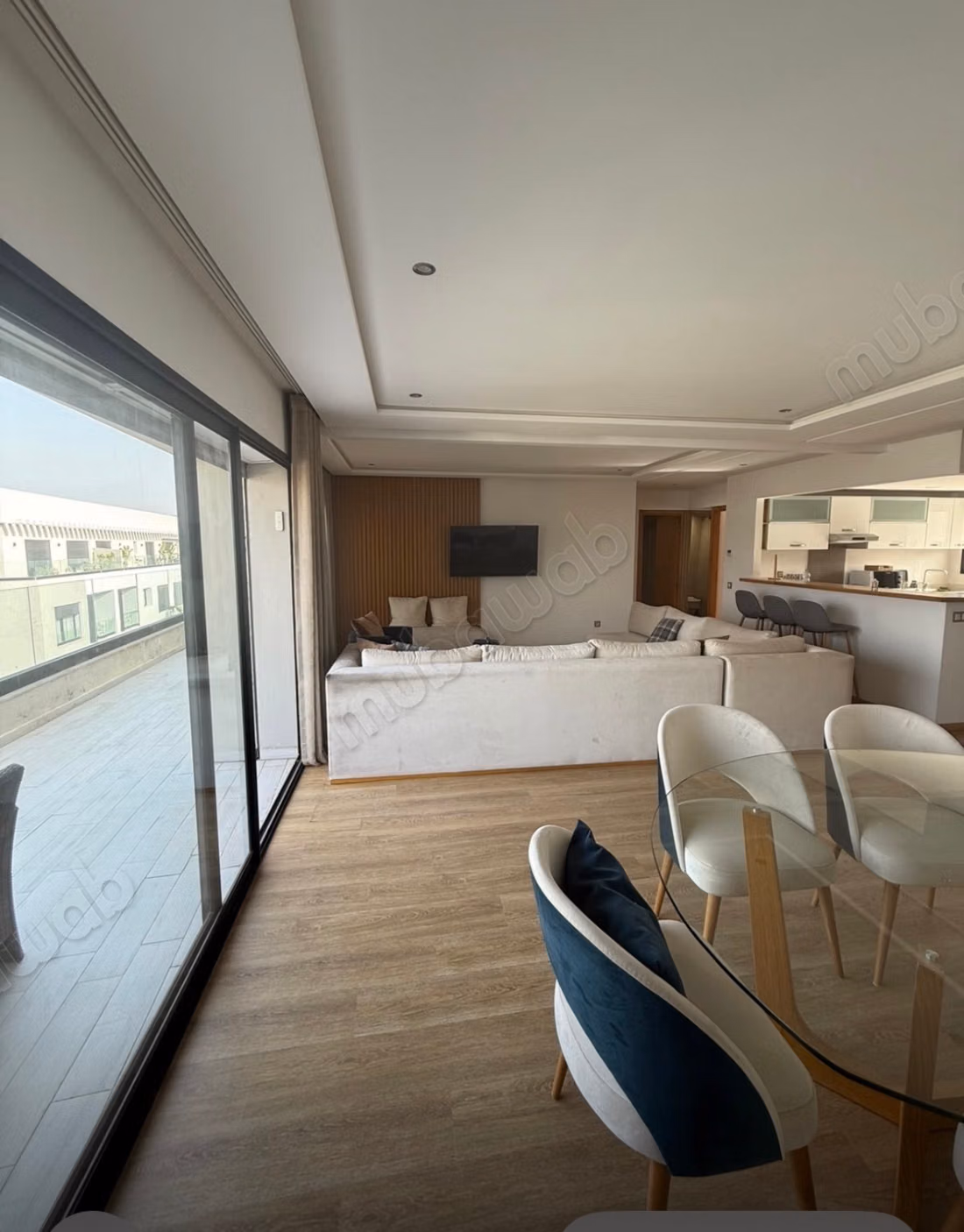 Bellissimo appartamento in affitto a Ferme Bretonne Hay Arraha. Superficie di 130 m². Ben arredato
