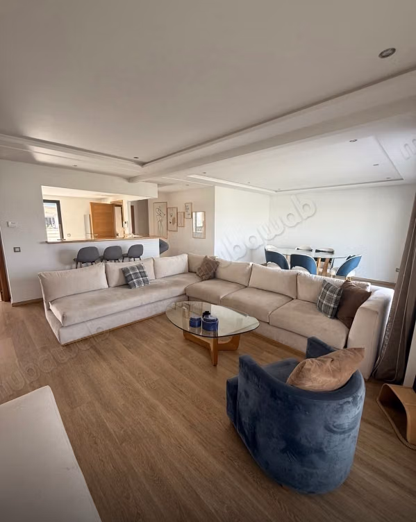 Bellissimo appartamento in affitto a Ferme Bretonne Hay Arraha. Superficie di 130 m². Ben arredato